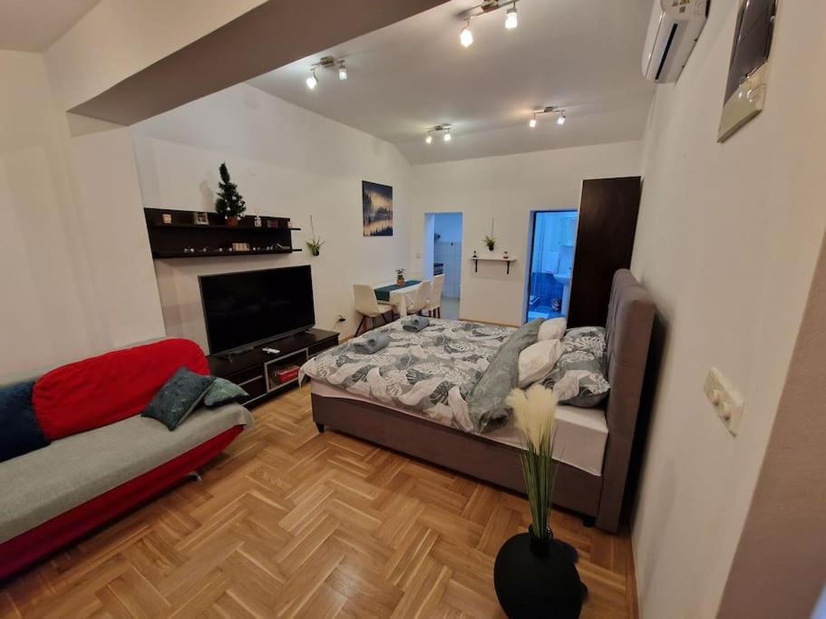 Warm House Full Of Green Ambient,Joy And Comfort Zagreb Exterior foto
