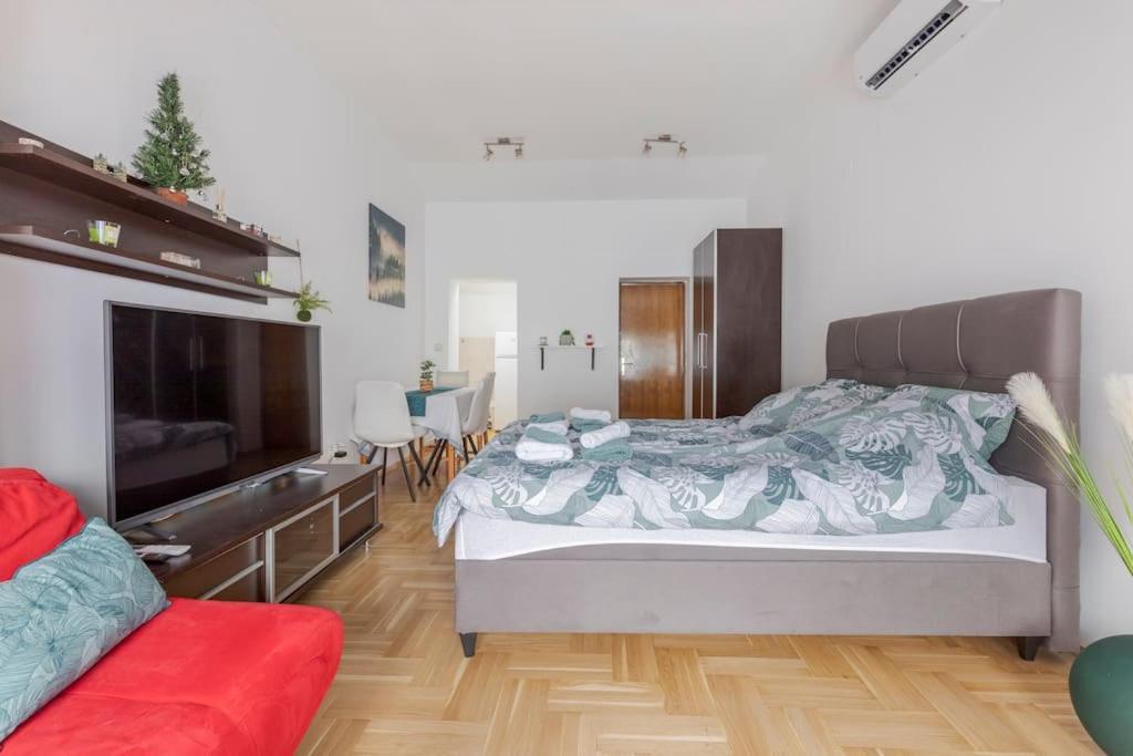 Warm House Full Of Green Ambient,Joy And Comfort Zagreb Exterior foto